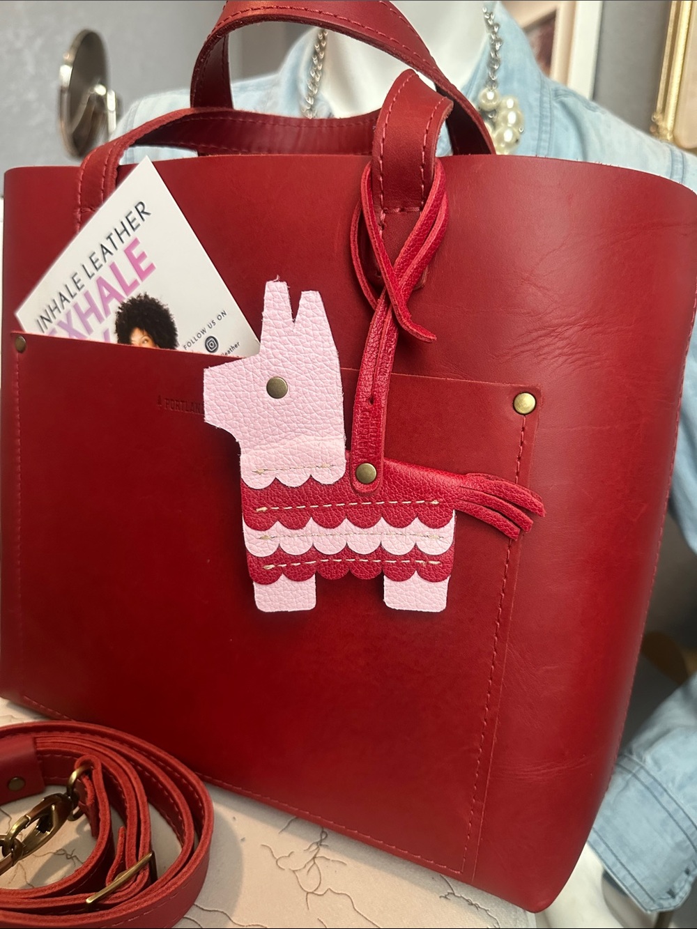 ❤️ 🩷 PLG medium ruby crossbody tote NEW and piñata tassel - Picture 4 of 11